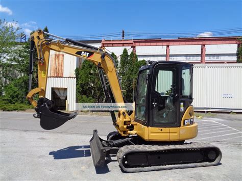 enclosed cab mini excavator